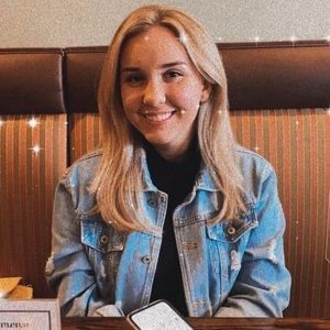 Meet your Posher, Emily